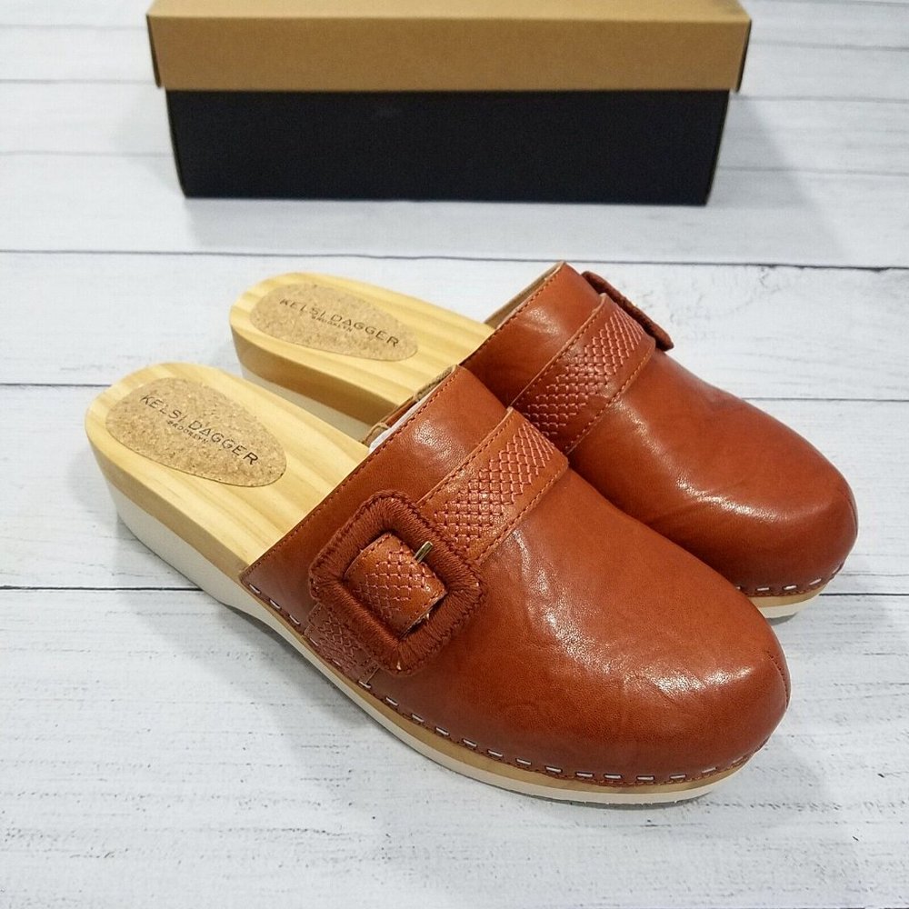 Kelsi Dagger Carve Leather Clogs Women's Size 8.5